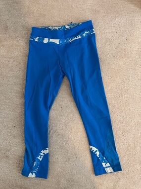 Lululemon Athletic Leggings with White Accent